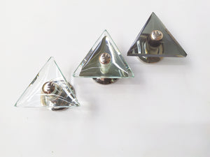 Triangle cabinet knob from glass and mirror