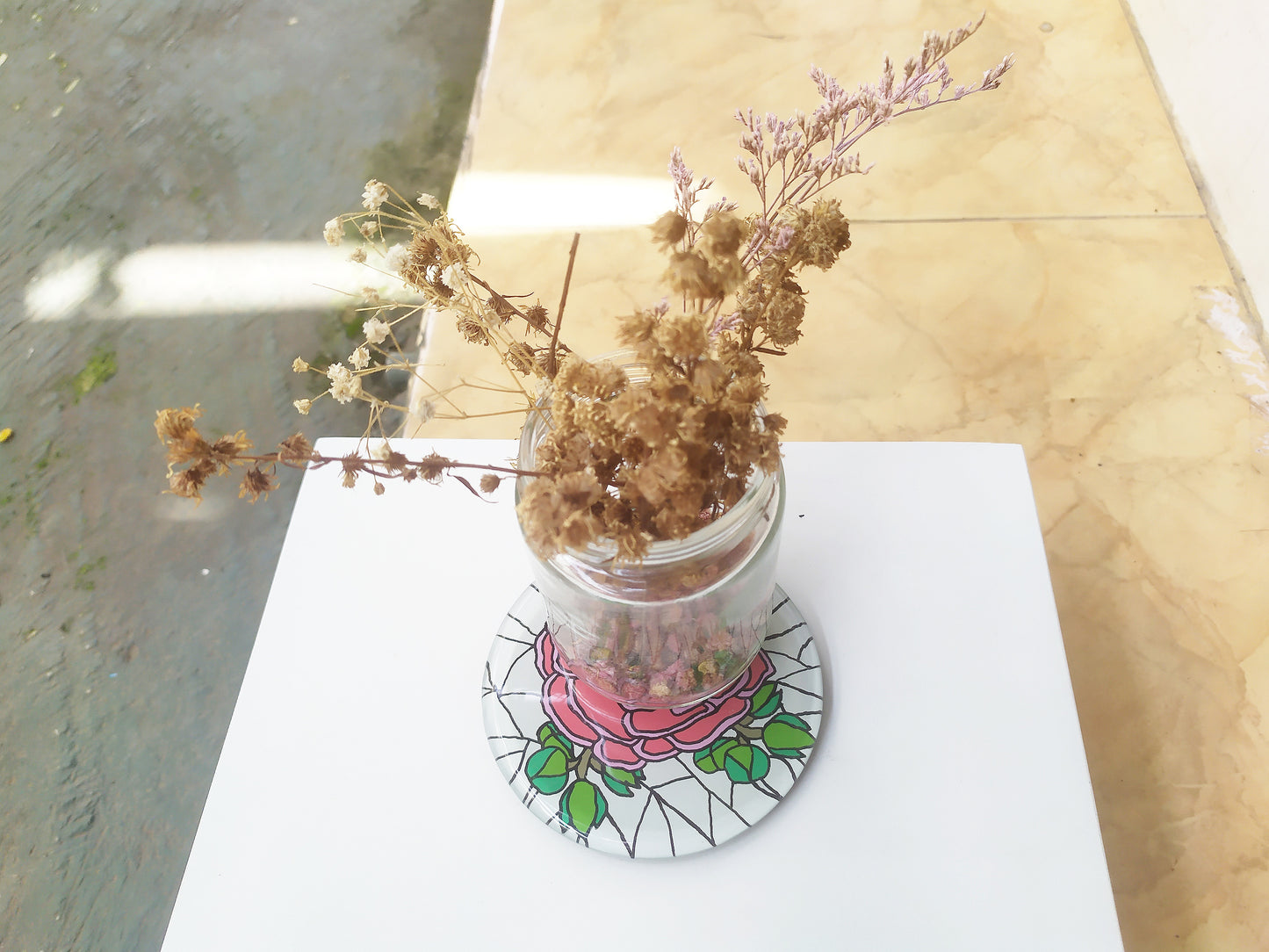 Hand painted flower round glass mirror coaster , with dry leaves