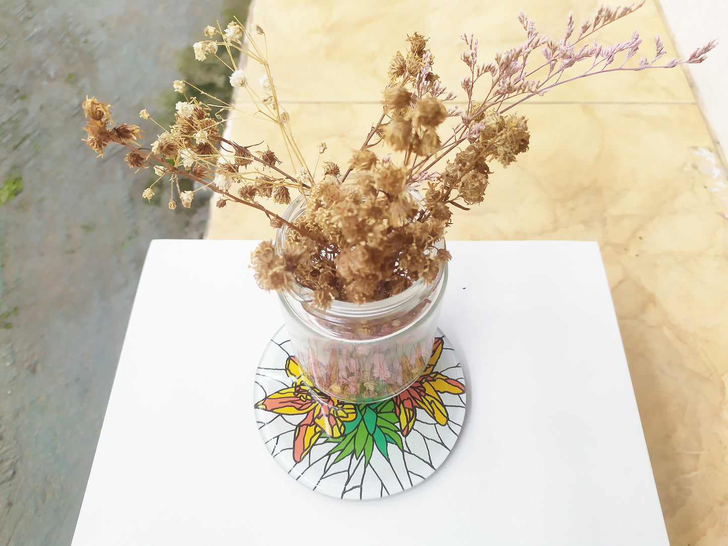 Hand Painted Golden Daffodil round mirror coaster , with dry flowers