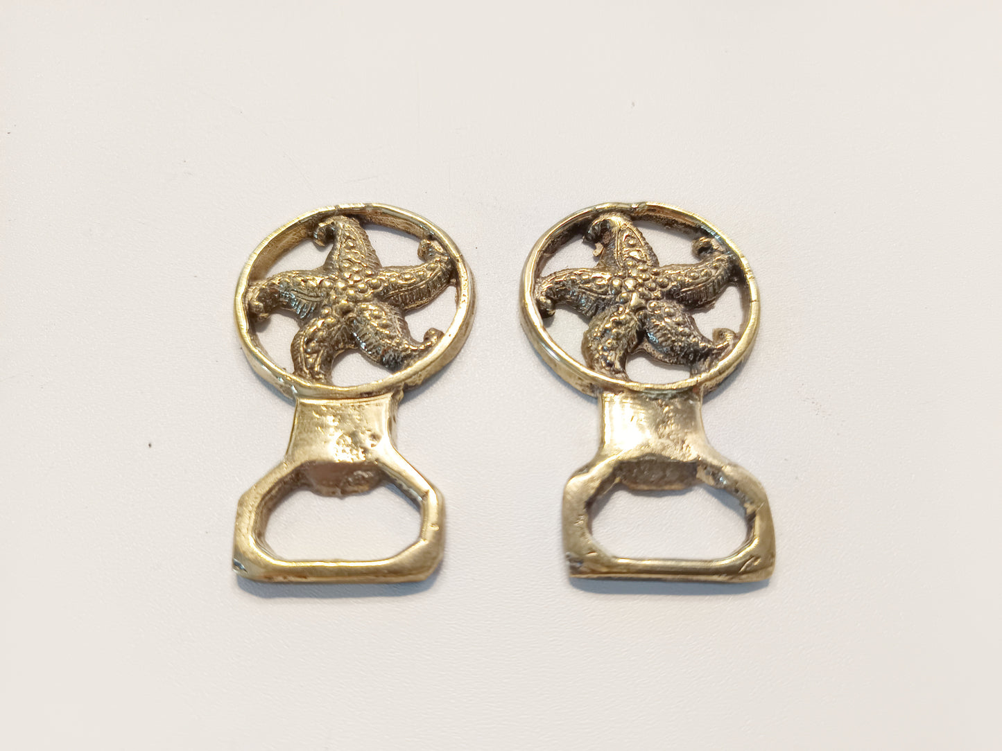 Small round brass bottle opener, antique brass starfish cap opener, set of 2