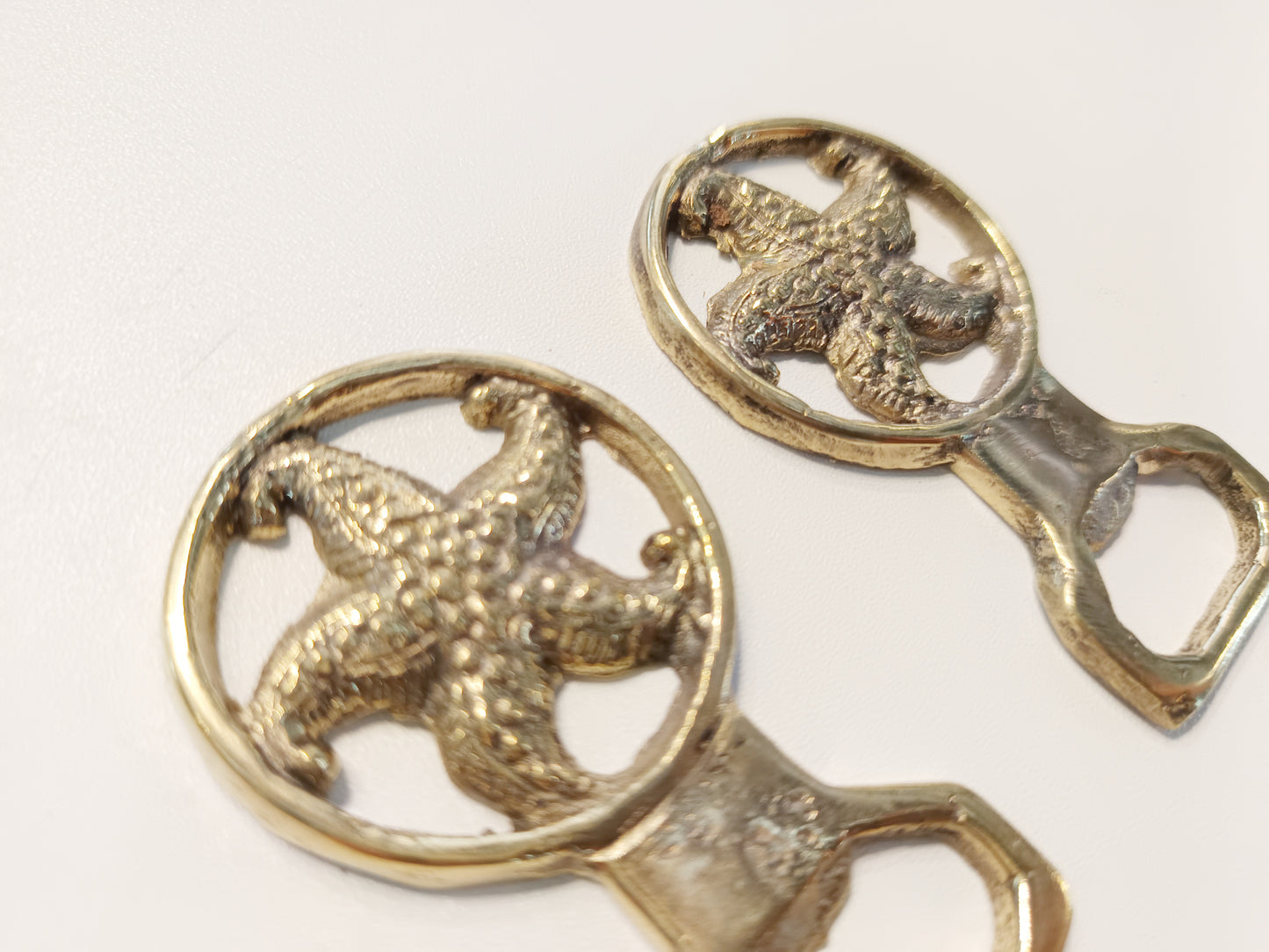 Small round brass bottle opener, antique brass starfish cap opener, set of 2