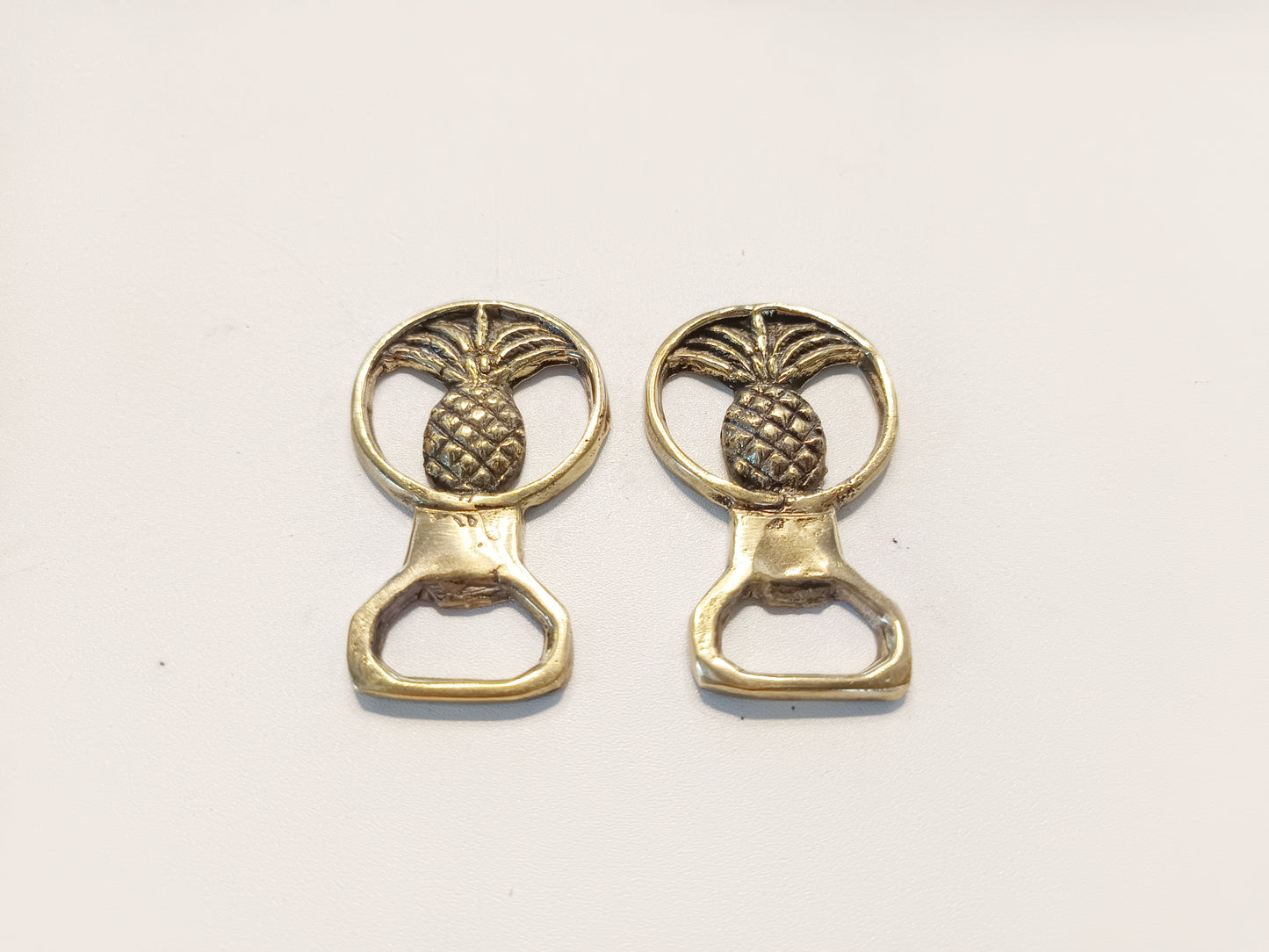 Small round brass bottle opener, antique brass pineapple cap opener, set of 2