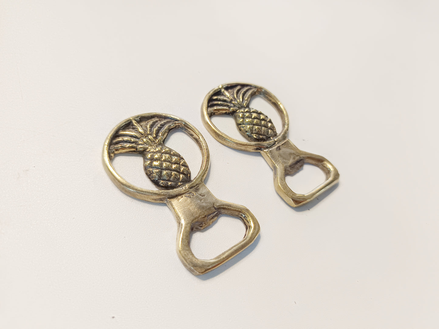 Small round brass bottle opener, antique brass pineapple cap opener, set of 2