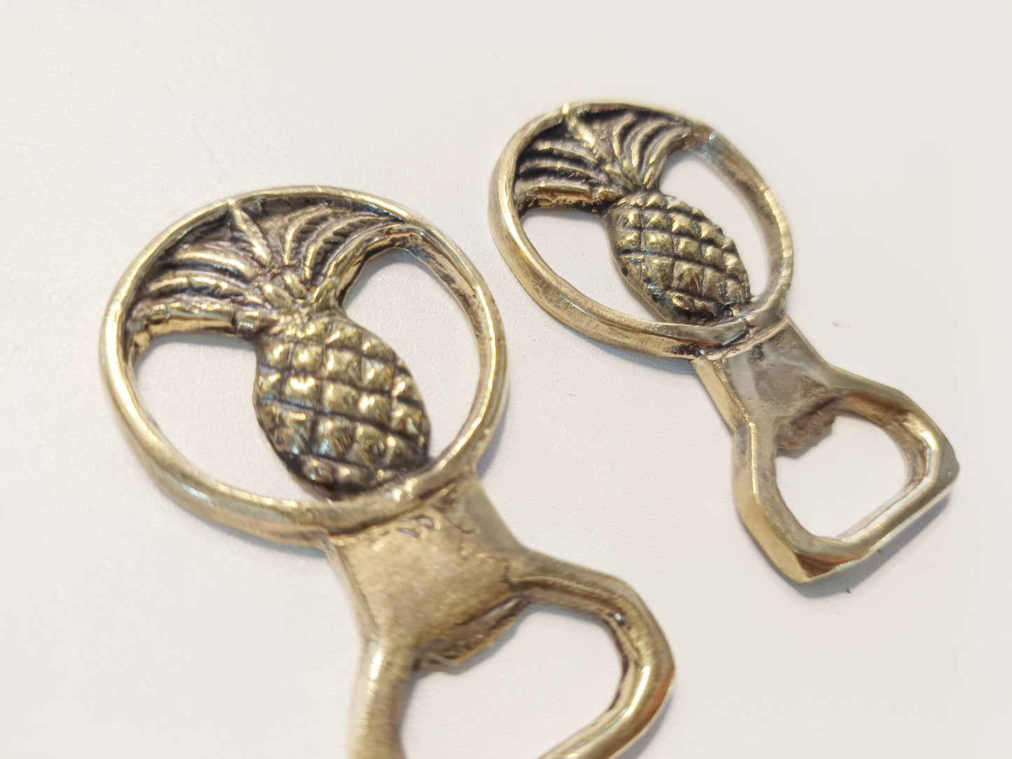 Small round brass bottle opener, antique brass pineapple cap opener, set of 2