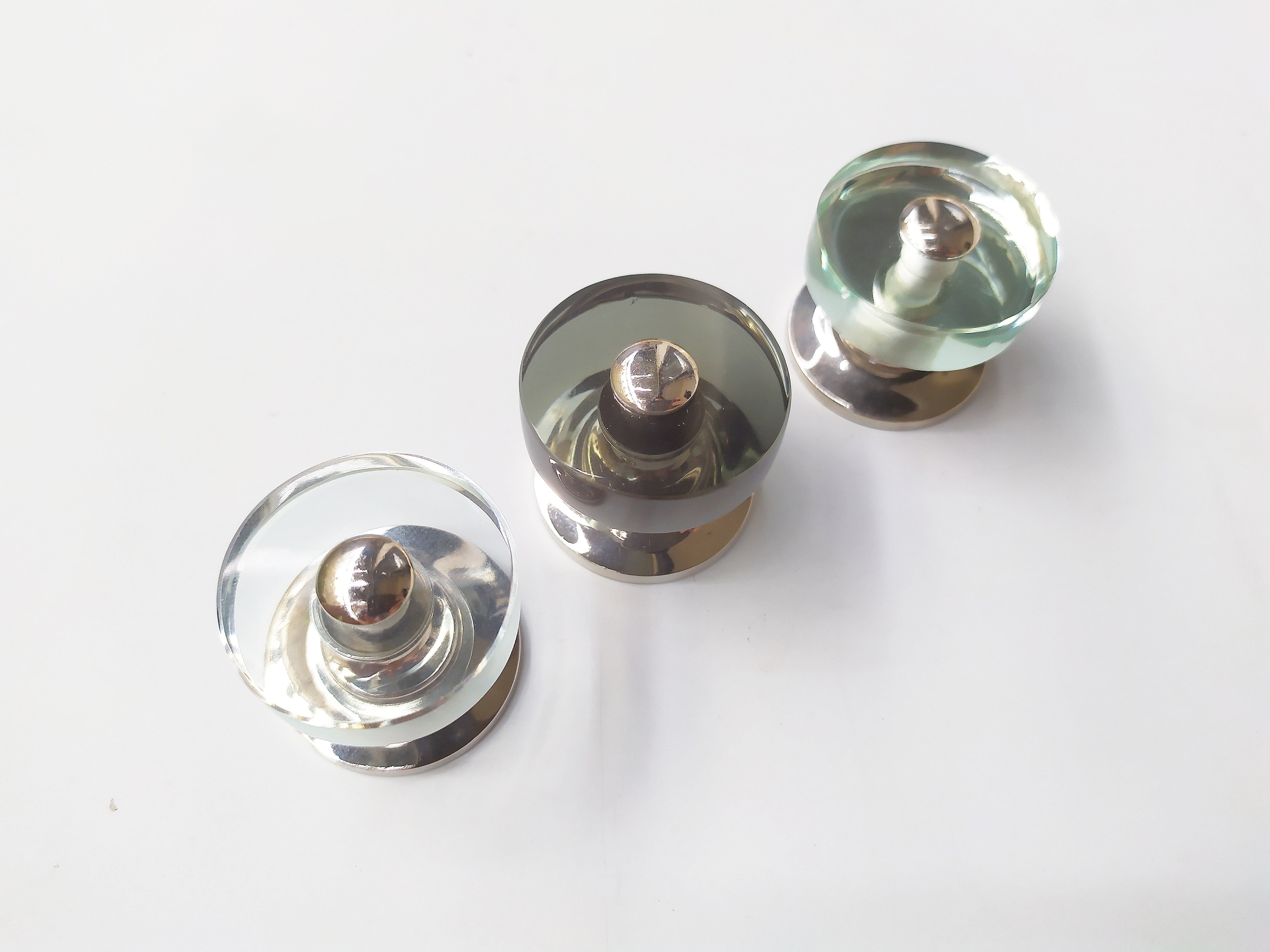 Flat round cabinet knob from glass and mirror