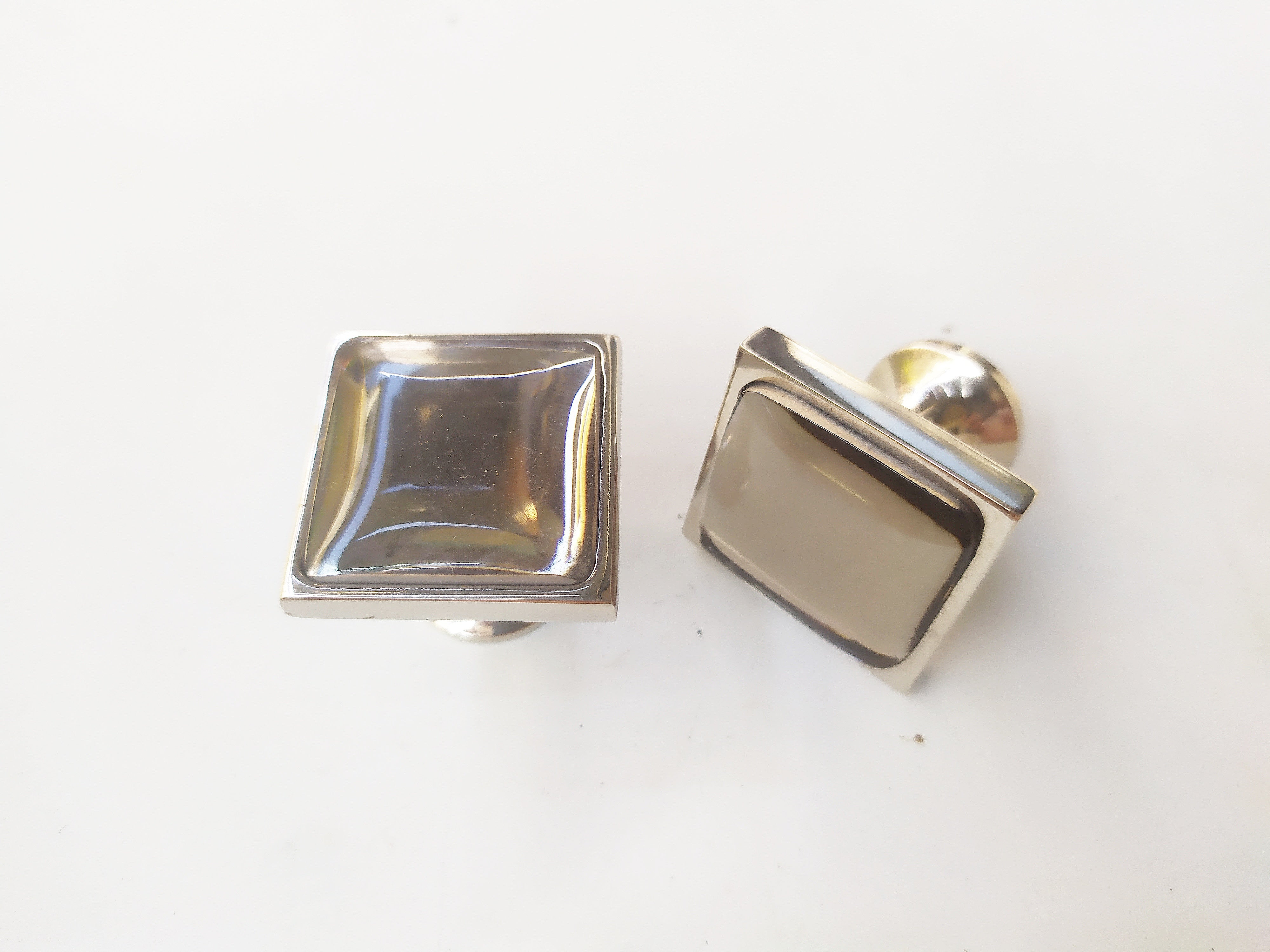 Inlaid square brown knob in brass plated with nickel