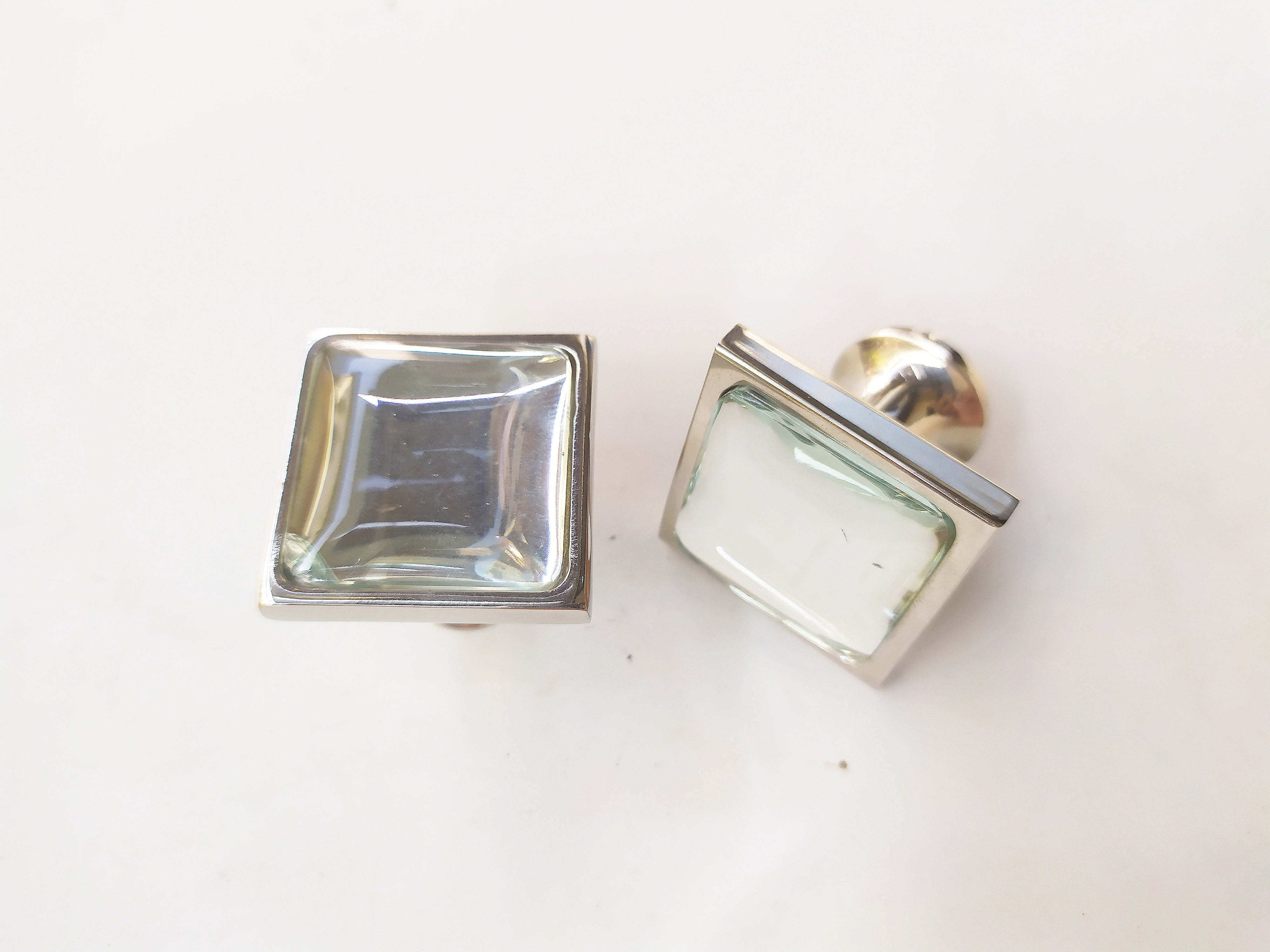 Inlaid square mirror knob in brass plated with nickel