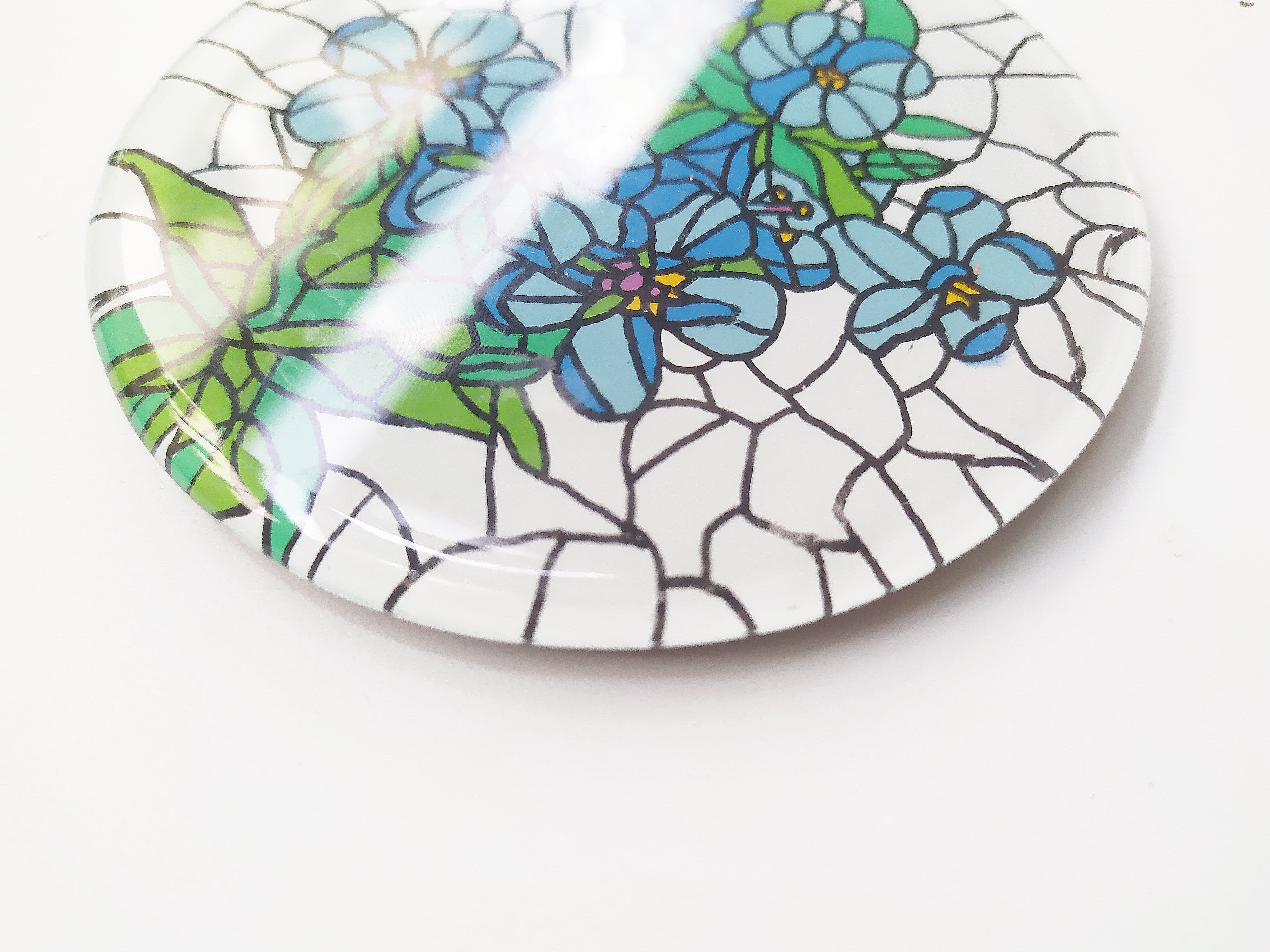 Hand Painted Blue Pansy Glory round mirror coaster , zoomed for detail