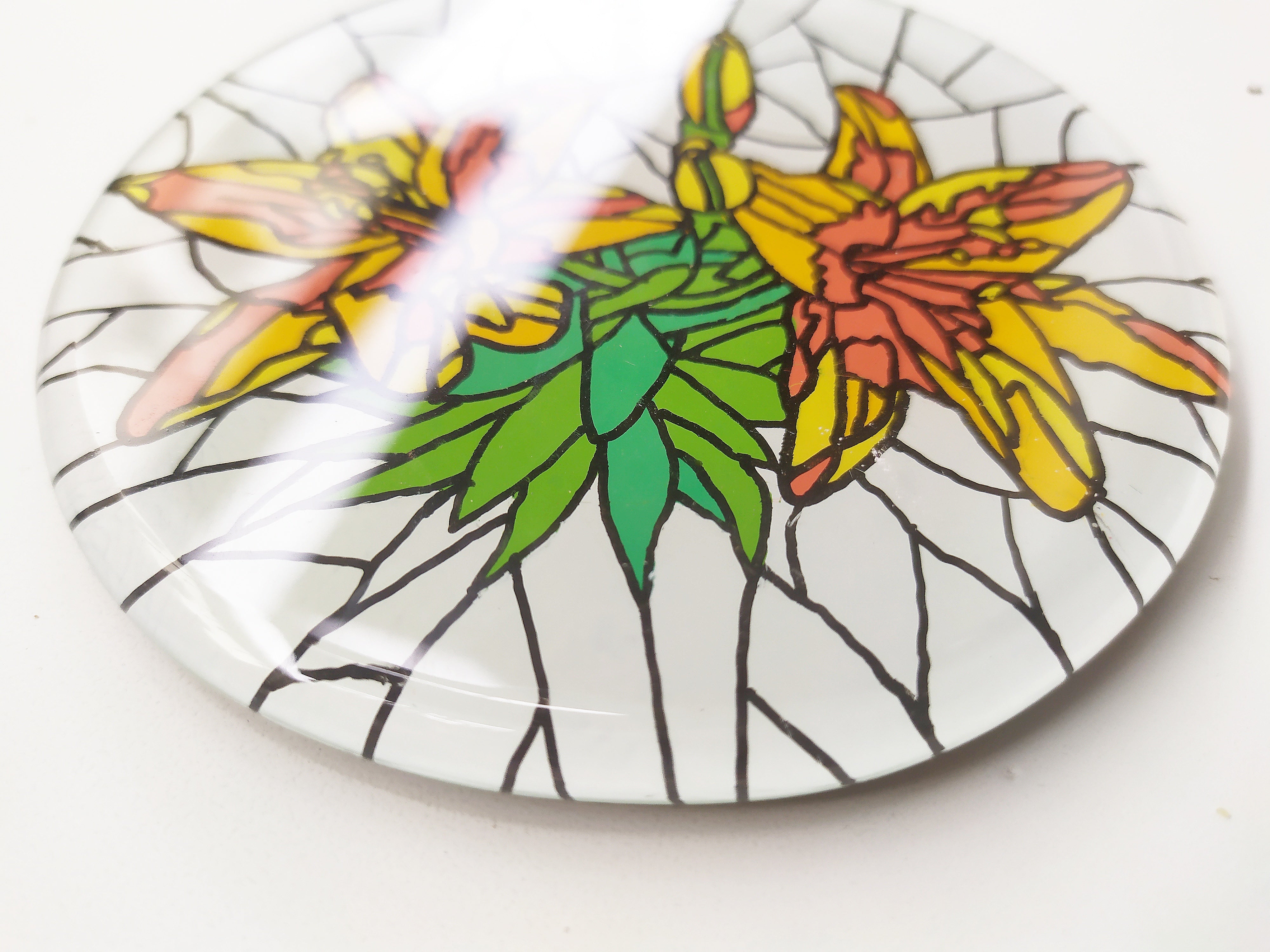 Hand Painted Golden Daffodil round mirror coaster , zoomed for details